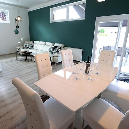 Exklusive Fw Mit 3 Sz Und Grosser Terrasse Gratkorn Exterior photo