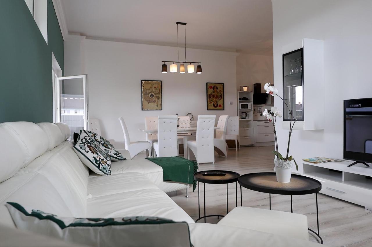 Exklusive Fw Mit 3 Sz Und Grosser Terrasse Gratkorn Exterior photo
